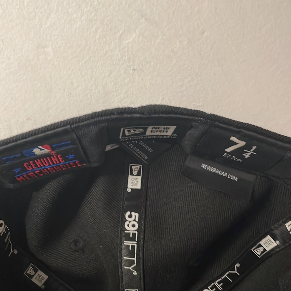 Chicago White Sox NewEra 59fifty fitted cap 7 1/4 with Chicago flag - Picture 4 of 4